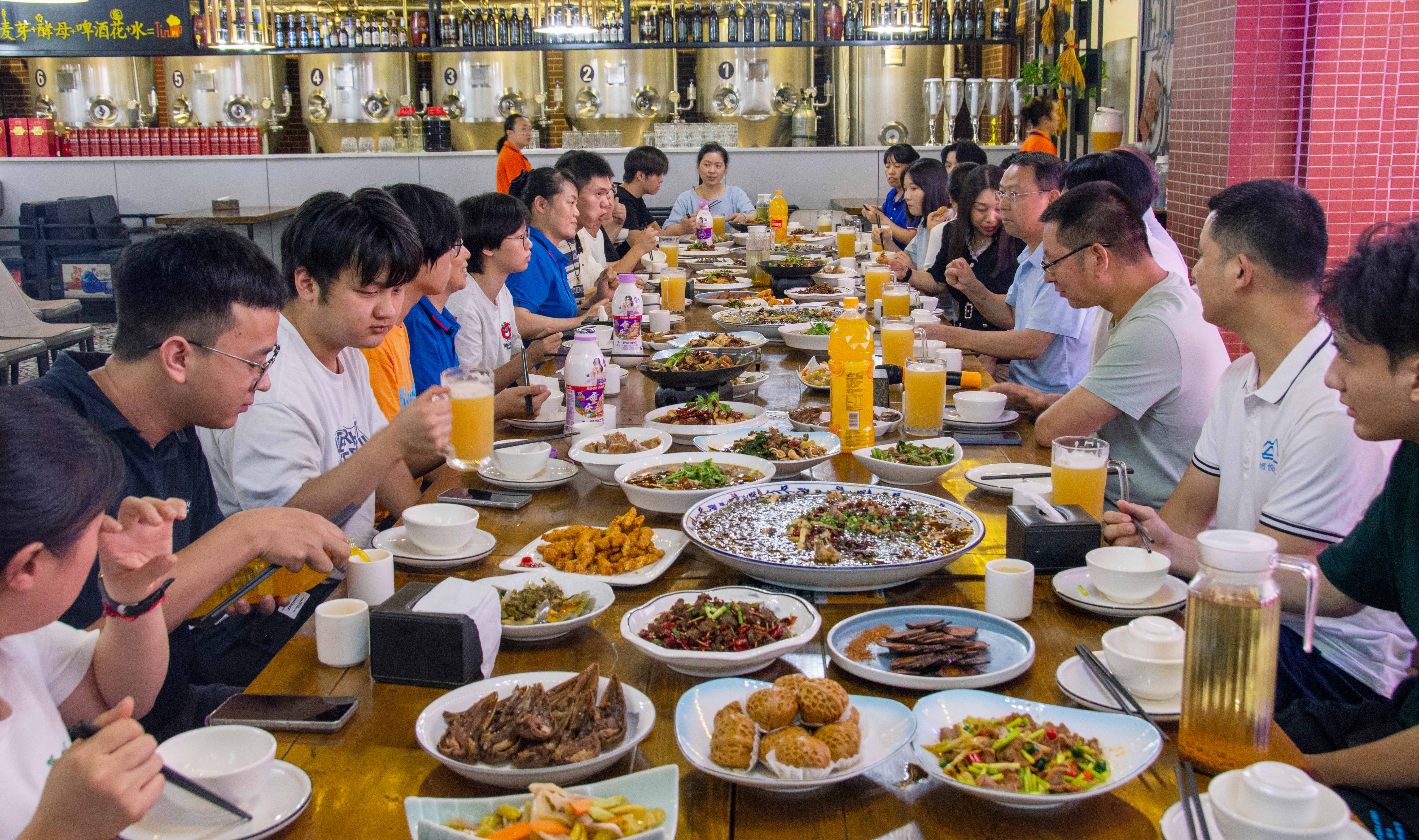 ���ഺģ�����������������������ػ����ⳡ���磬��������������ȫ�ǹ�˾����һ���������ע��