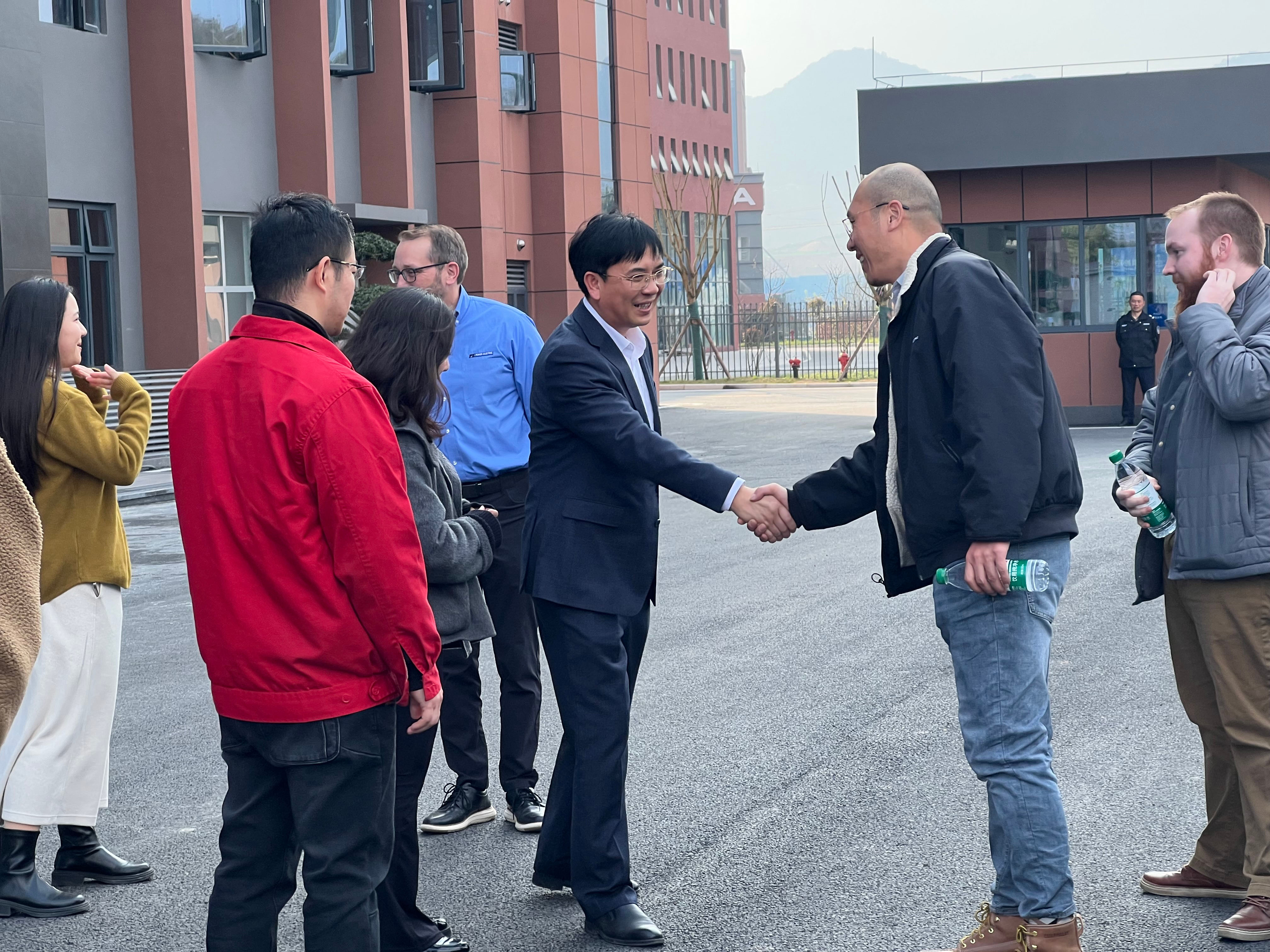 �羳����������������PE��˾�߲������ݰ����˾���н��������������������ƶ�˫Ӯ����